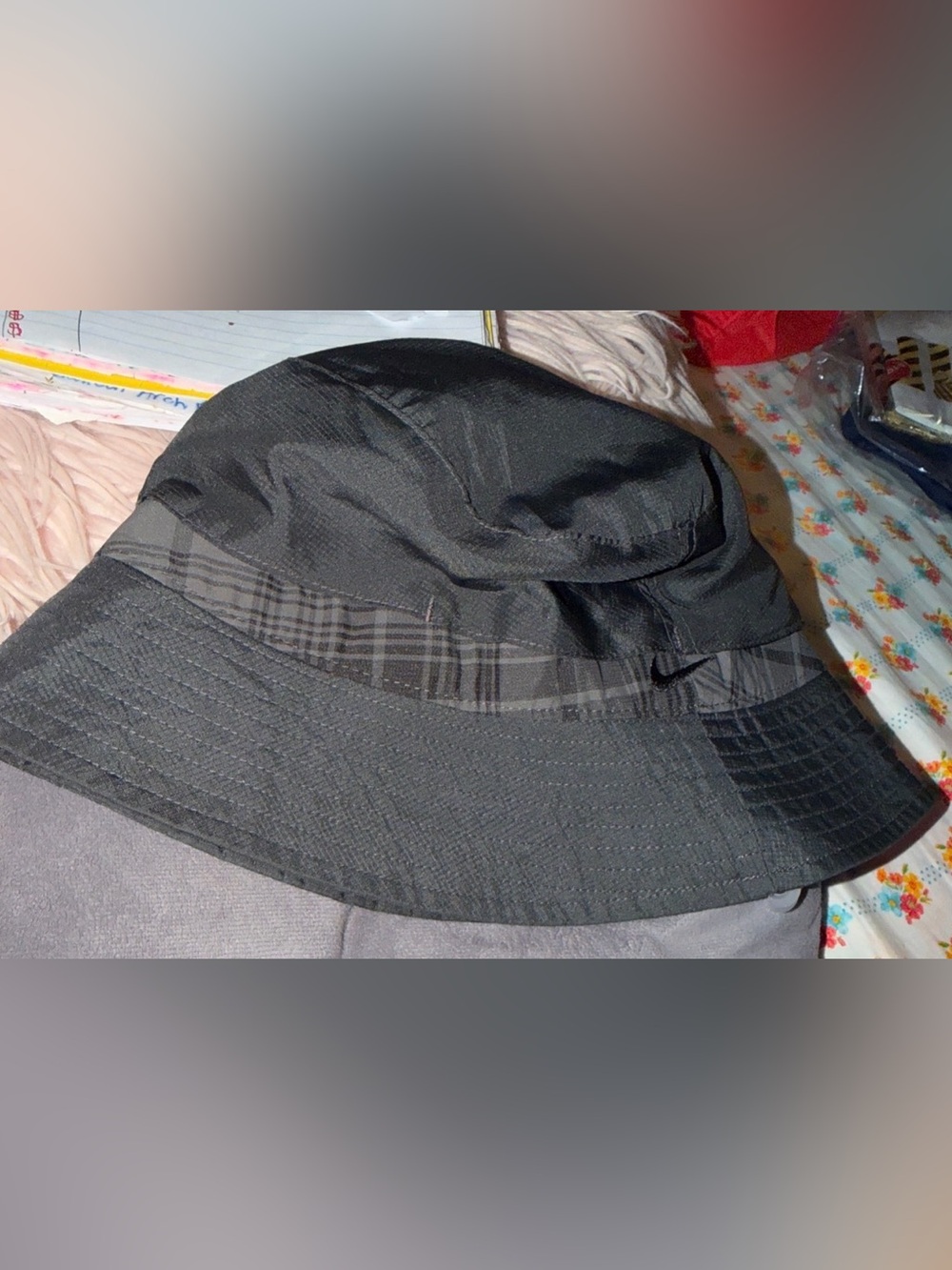 💜Nike Golf bucket hat featuring a distinctive dark grey plaid pattern size:S-M